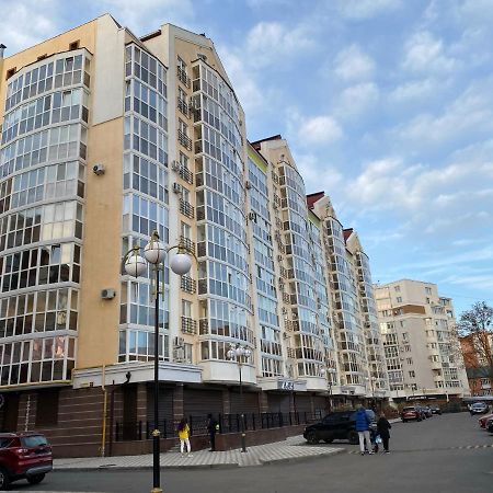 Світлі Апартаменти В Самому Центрі Біля Корпусного Парку - Мережа Helen Poltava Luaran gambar